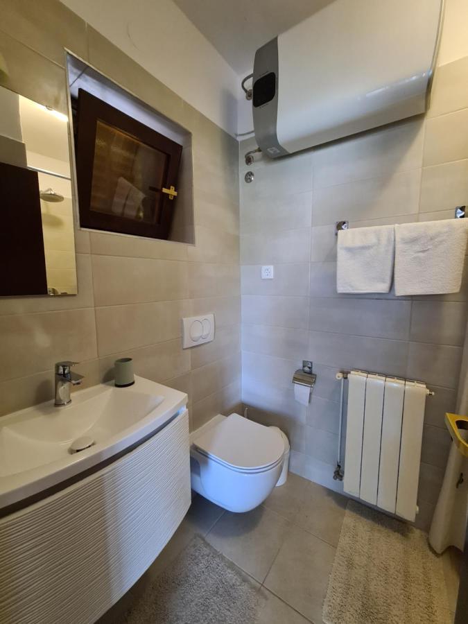 Apartments Ada โรวีน ภายนอก รูปภาพ